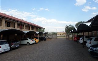 2 Bedroom Apartment in Olievenhoutbosch