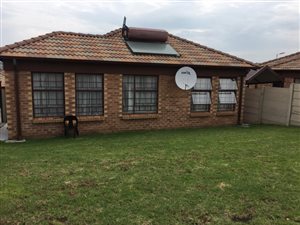 3 Bed House in Thatch Hill Estate