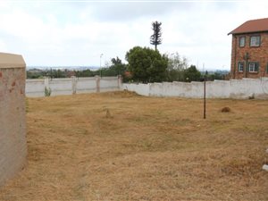 641 m² Land available in Rietvalleirand