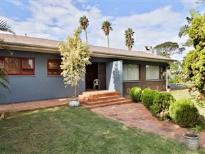 5 Bed House in Selborne