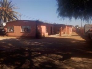 6 Bed House in Cerutiville