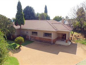 4 Bed House in Elma Park