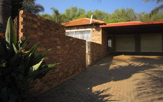 4 Bedroom Townhouse in Eldoraigne