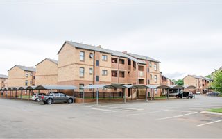 2 Bedroom Apartment in Mooikloof Heights