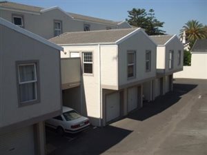 2 Bed Duplex in Wynberg