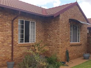 3 Bed Townhouse in Wierda Glen