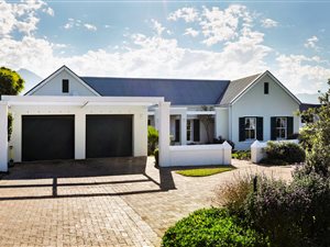 4 Bed House in Steenberg Golf Estate