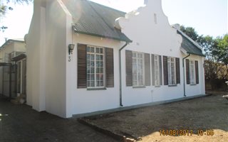 6 Bedroom House in Roodepoort West