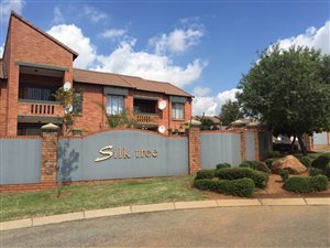 2 Bed Apartment in Mooikloof Ridge