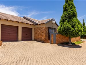 3 Bed Townhouse in Honeydew Manor