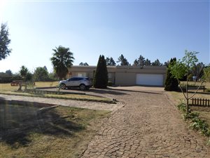 400 m² Commercial space in Blue Hills