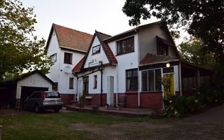 4734 m² Land available in Rouken Glen