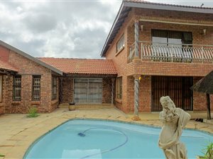 4 Bed House in The Orchards
