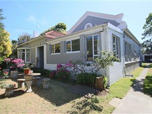4 Bed House in Selborne