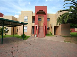 2 Bed Apartment in Marais Steyn Park