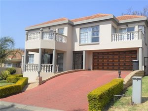 4 Bed Cluster in Rietvalleirand