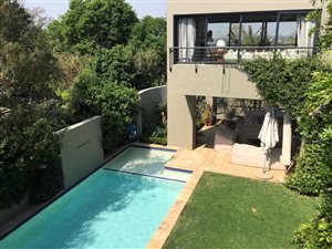 5 Bed House in Bryanston