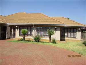 3 Bed House in Falcon Ridge