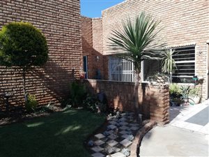 2 Bed Townhouse in Dersley