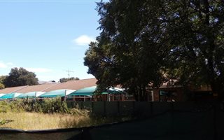1428 m² Land available in Die Bult