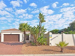 4 Bed House in West Beach