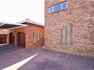4 Bed House in Sunward Park
