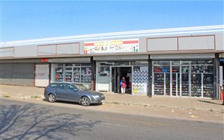 1039 m² Retail Space in Newlands