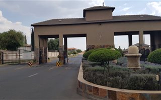 3 Bedroom Townhouse in Parkrand