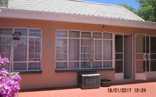 9 Bedroom House in Modelkloof