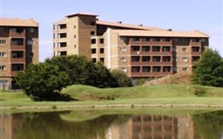 2 Bedroom Townhouse in Zwartkop