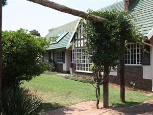 5 Bed House in Florida Glen