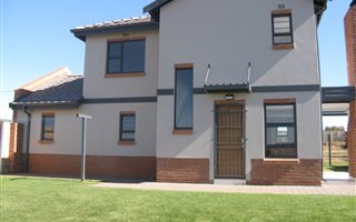 3 Bedroom House in Clayville East