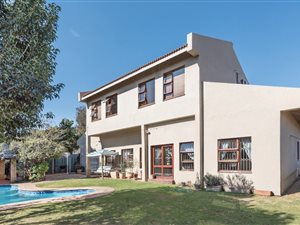 5 Bed House in Elma Park