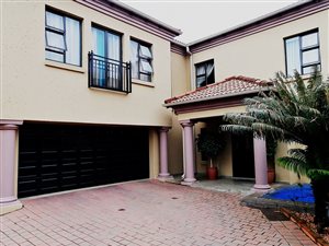 5 Bed House in Highveld