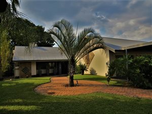 4 Bed House in Meyerspark