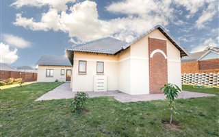 3 Bedroom House in Rietvlei Ridge Country Estate
