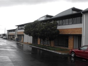 442 m² Industrial space in Airport Industria