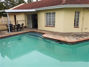 3 Bed House in Hayfields