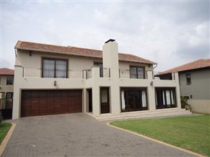4 Bed House in Honeydew Manor