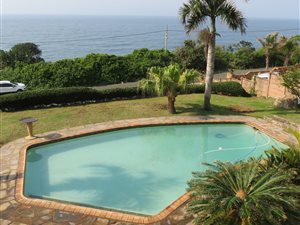 6 Bed House in Athlone Park