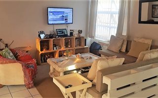 3 Bedroom Garden Cottage in Herrwood Park