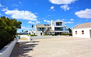 5 Bedroom House in Shelley Point
