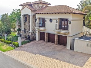5 Bedroom House in Dainfern Valley