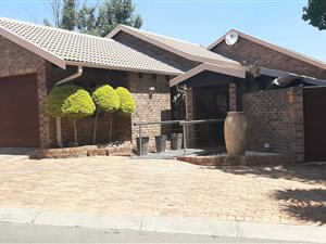 4 Bed House in Boat Lake Village
