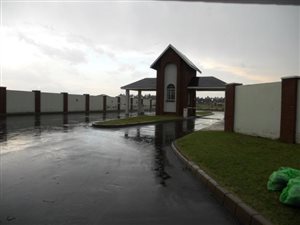 568 m² Land available in Risiville
