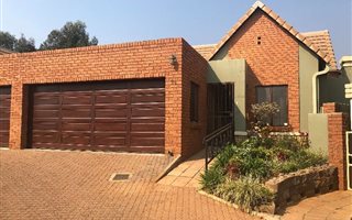 3 Bedroom House in Olympus AH