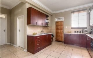 2 Bedroom Apartment in Troyeville