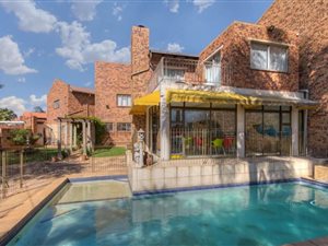 4 Bed Townhouse in Corlett Gardens