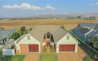 4 Bedroom House in The Coves