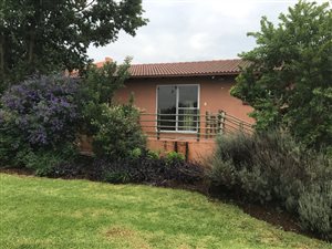 2 Bed Apartment in Honingklip AH